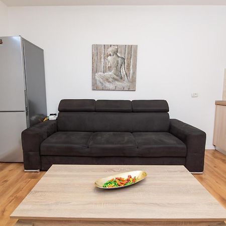 Ferienwohnung Grayhouse Arad Exterior foto